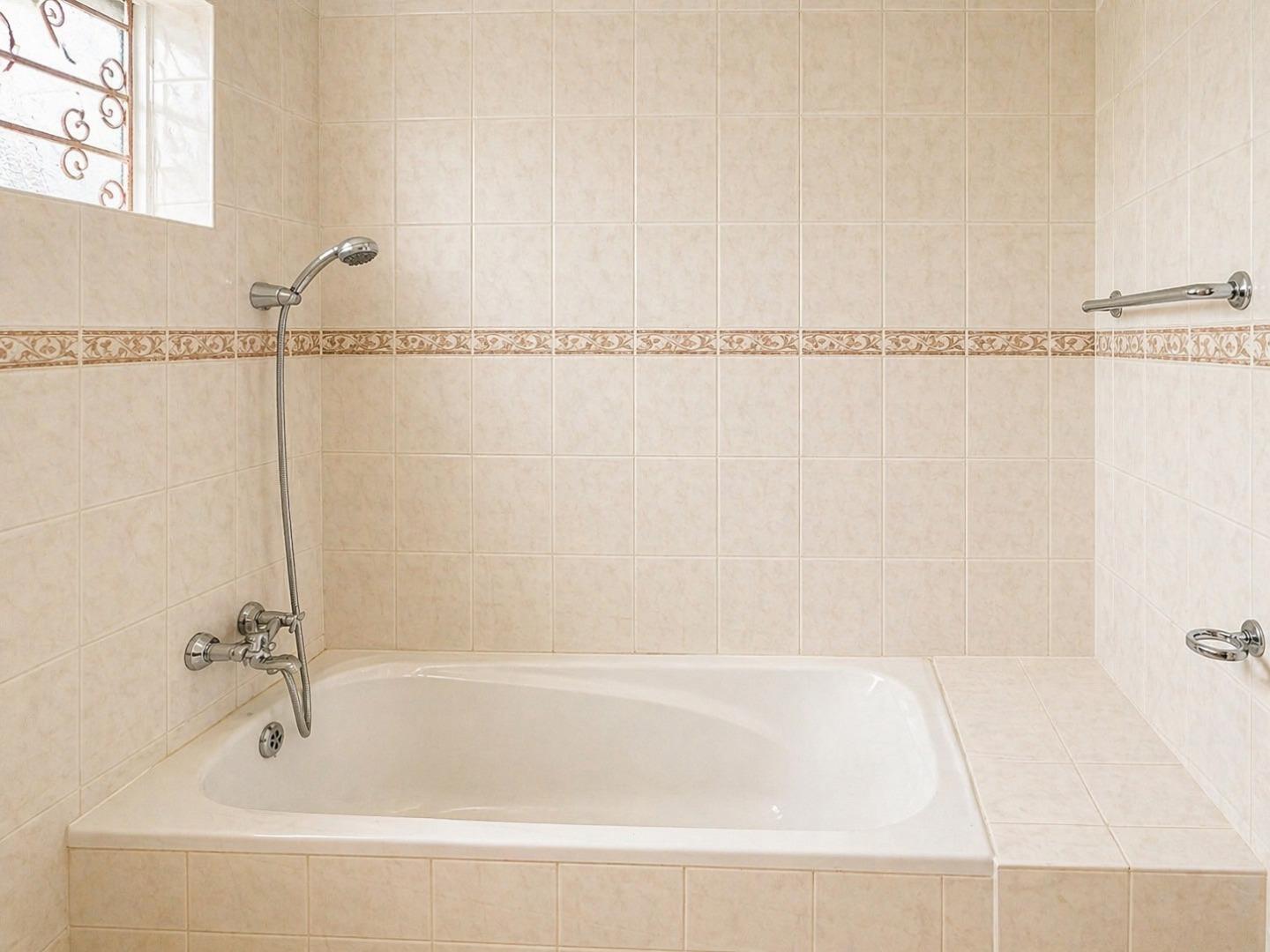765157_bath2.jpg