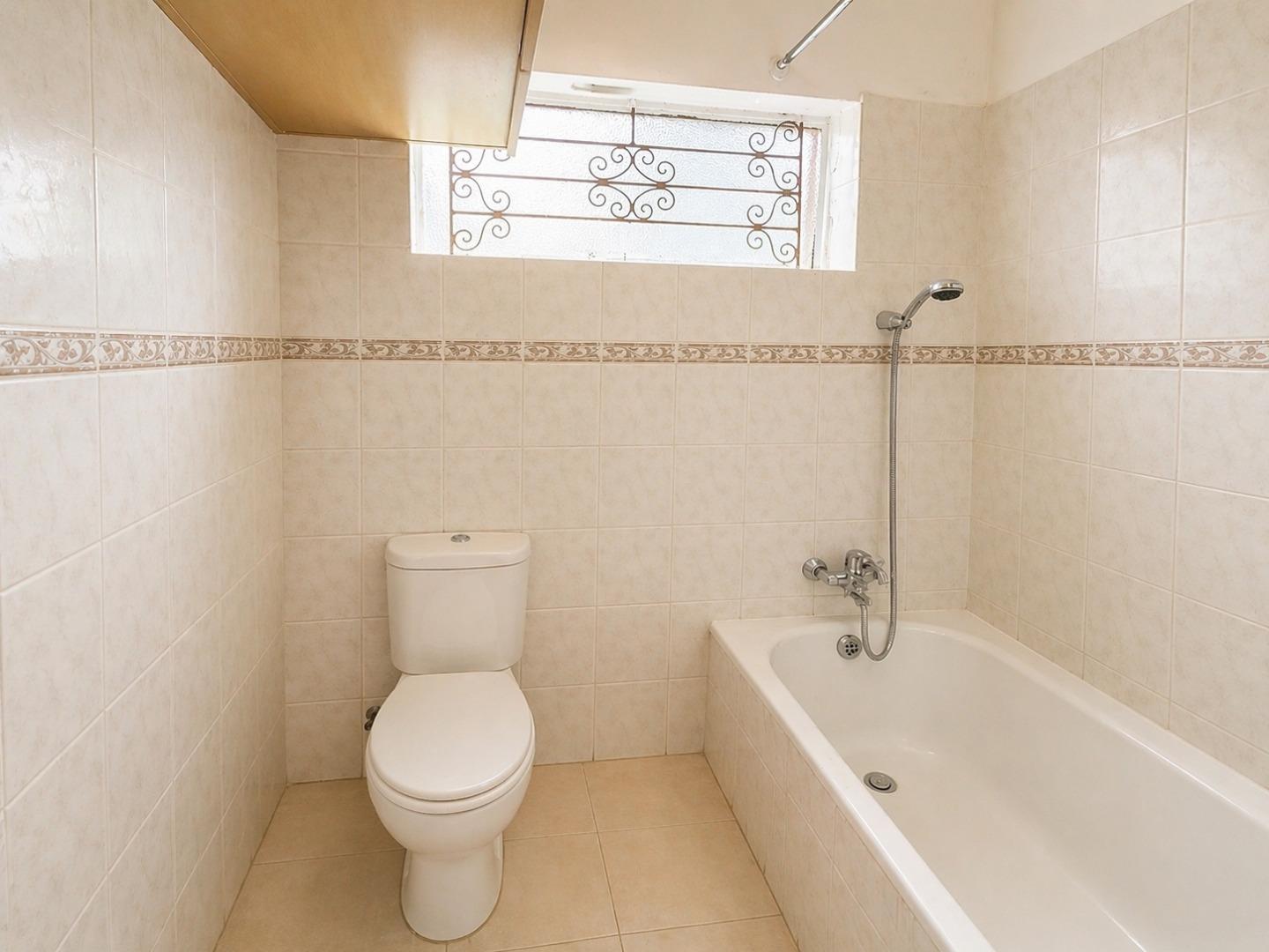765157_bathroom2.jpg