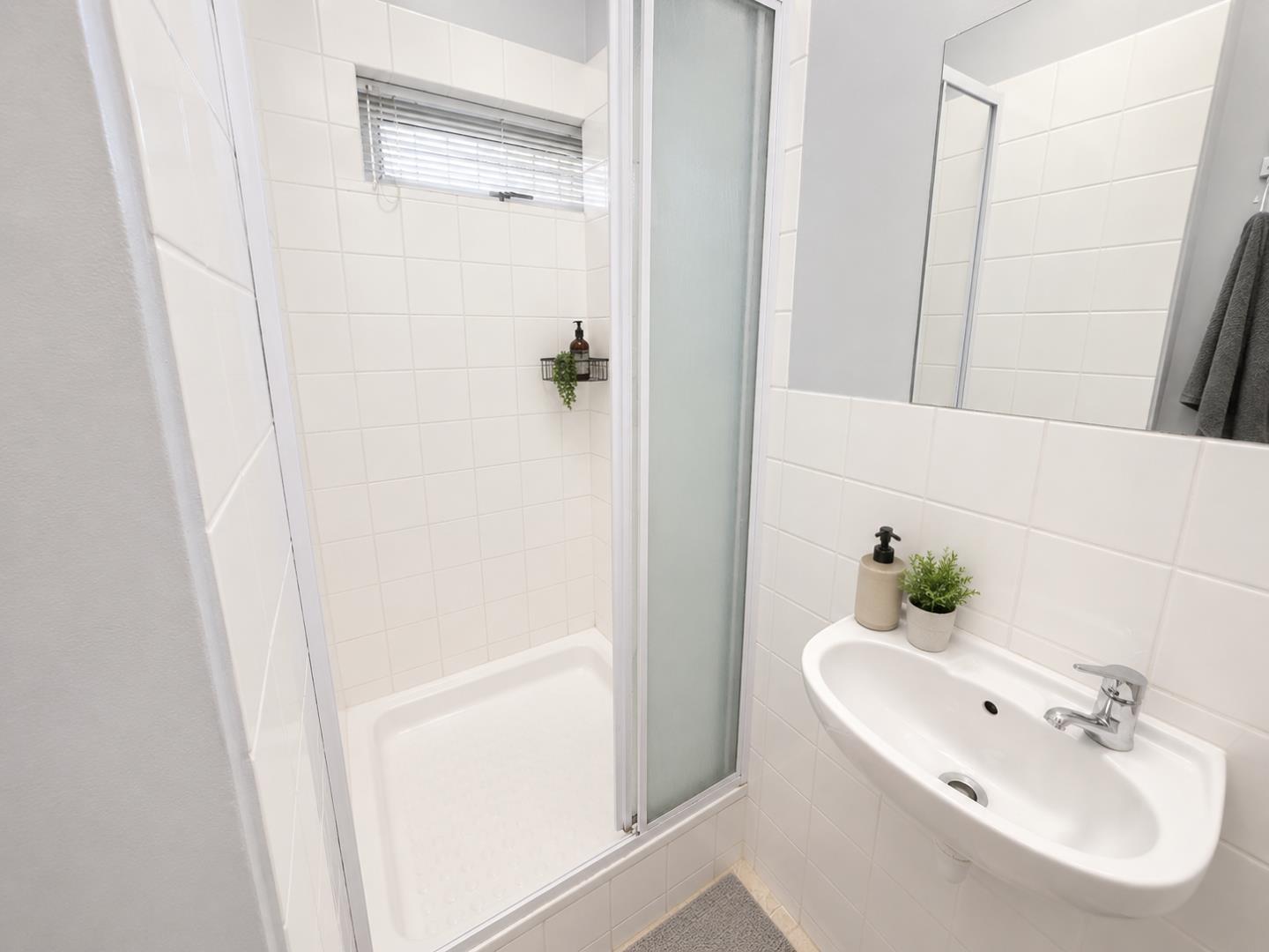 765737_14.3_Room_2_Ensuite.png