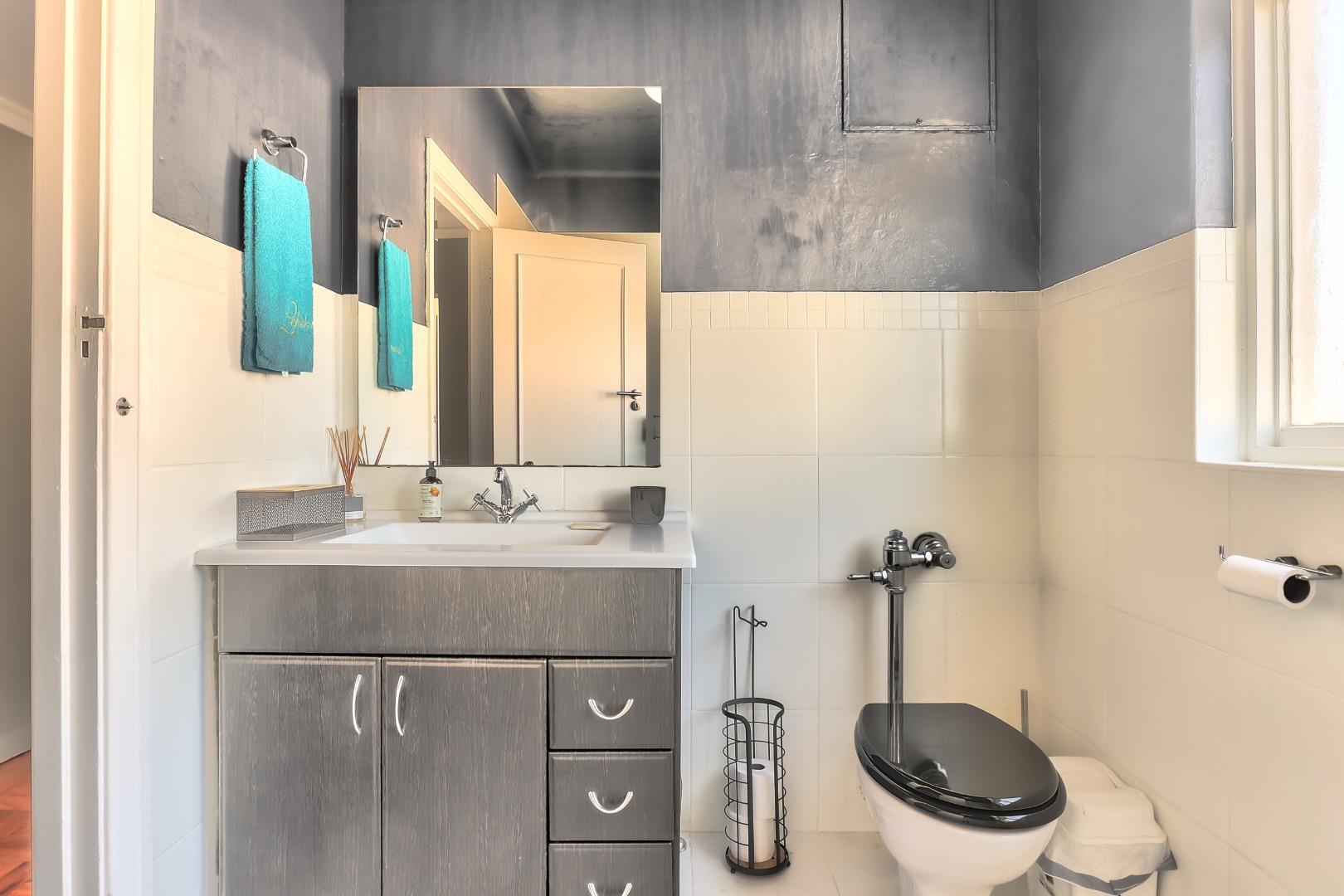 729189_bathroom1.jpeg